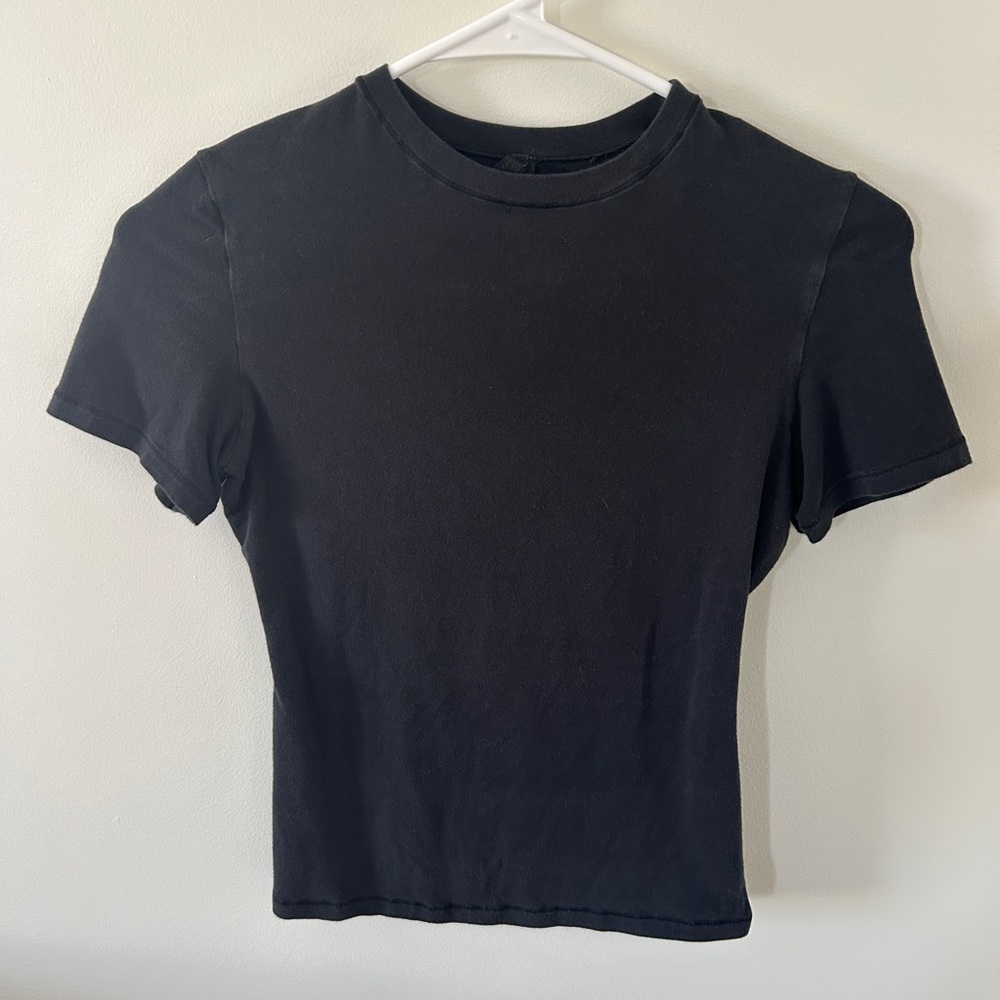 Skims Cotton Jersey Tee – Black (Size Small)